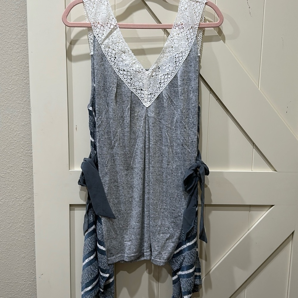 NWT Ryu, boutique brand sleeveless top with ties